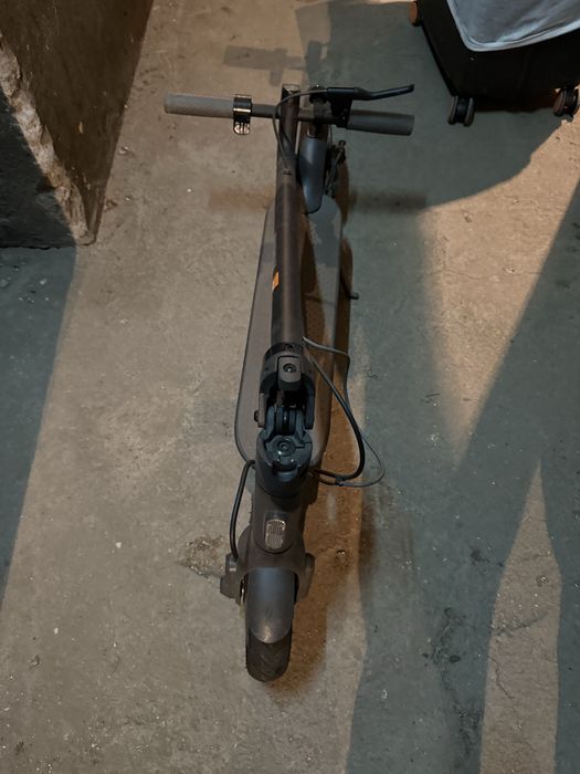 Електрическа тротинетка Xiaomi Mi Electric Scooter 1S