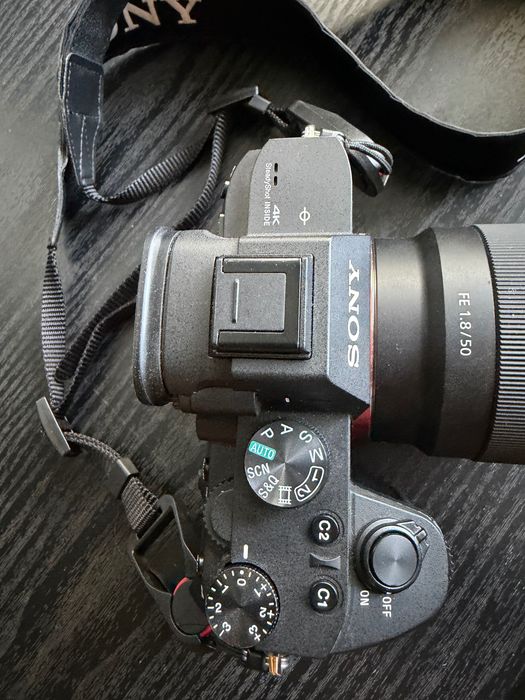 Sony A7 III + 3 обектива + карта, 2ра батерия, зарядно, чанта, други аксесоари