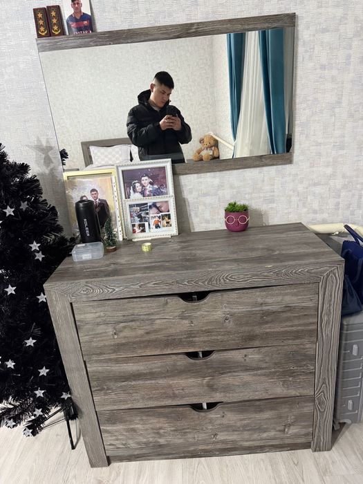 Продам спальный гарнитур в отличном состояние