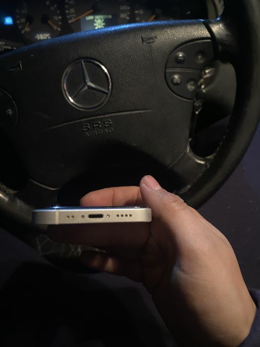 Продам Iphone 12 mini