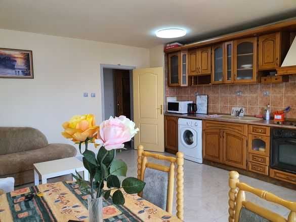 Дава се под наем Тристаен апартамент в Бургас, Център - 100 кв.м за 50 € - Снимка #3