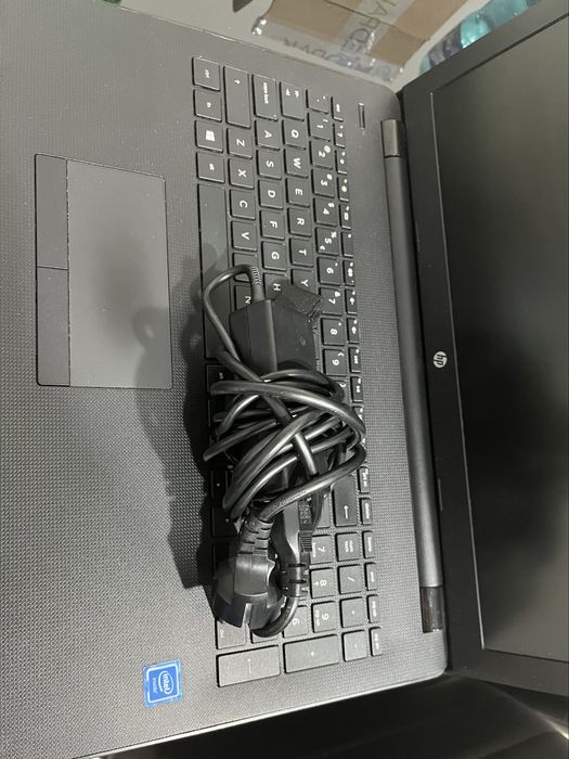 Laptop HP 15,6” – SSD 128GB, 4GB RAM, stare foarte bună