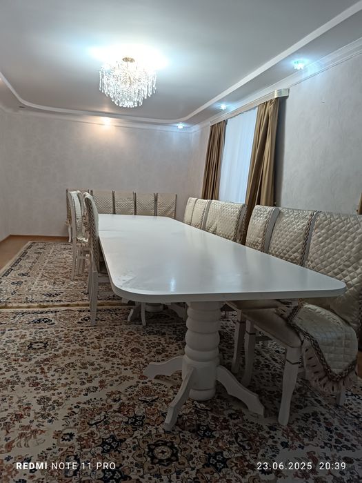 Стол орындыктарымен