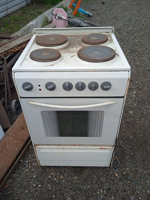Продам б/у электрическую печь