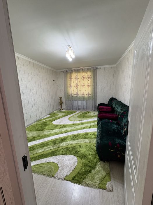 2 qavatli uy sotiladi