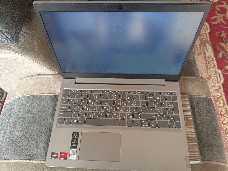 Lenovo noutbukimi sotaman