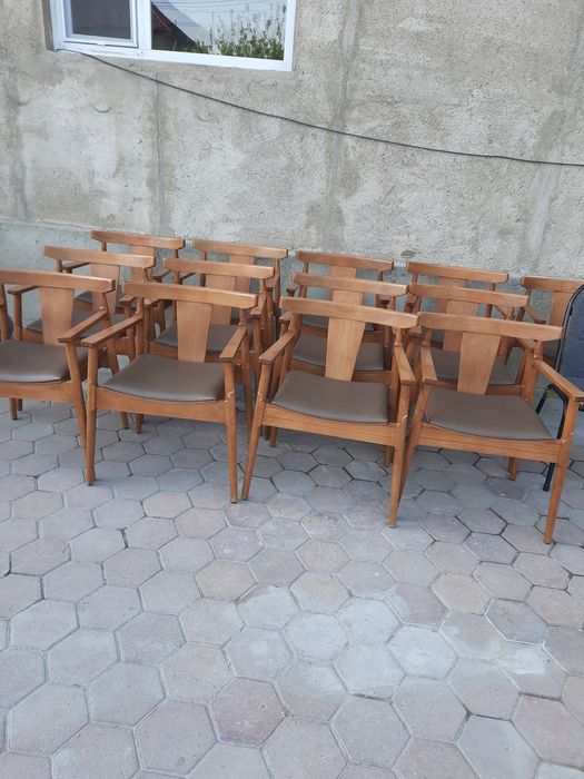 Продам стол и стулья