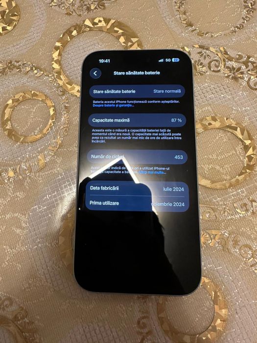 Vand sau schimb iphone 15 128 GB