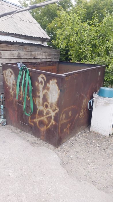 Срочно продам бак для воды.