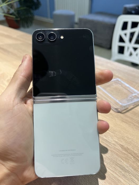 Samsung z flip 5 512