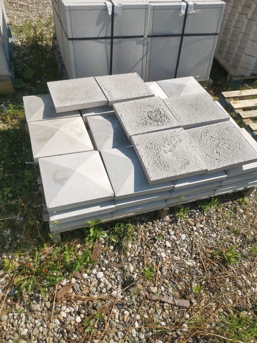 Capace și coame pentru Gard