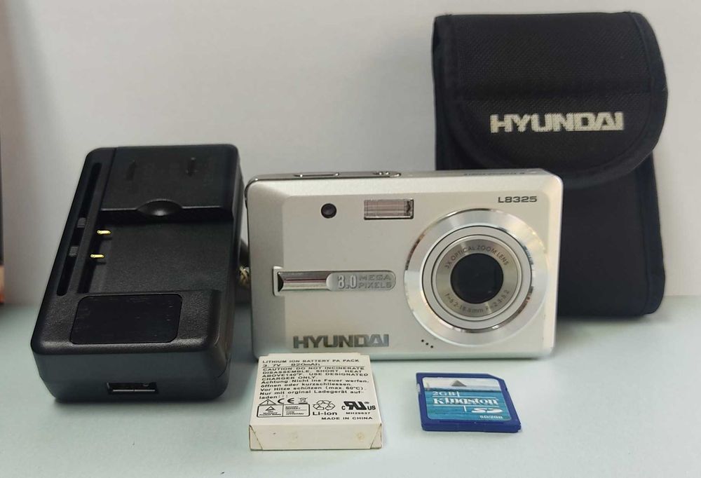 Като нов компактен фотоапарат HYUNDAI L8325