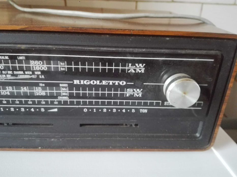 Радио  VEF 206 , NORD MENDE U 106 и лот  фонокарти.