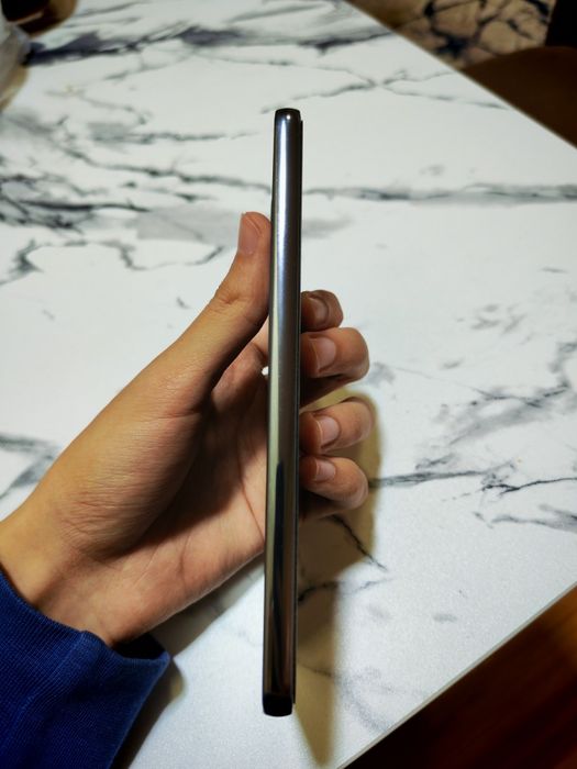 Самсунг А73 сотилади