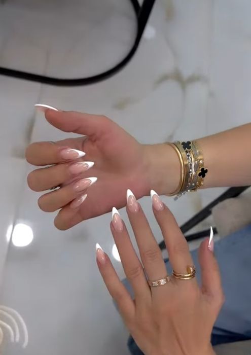 Маникюр и педикюр для женщин и мужчин