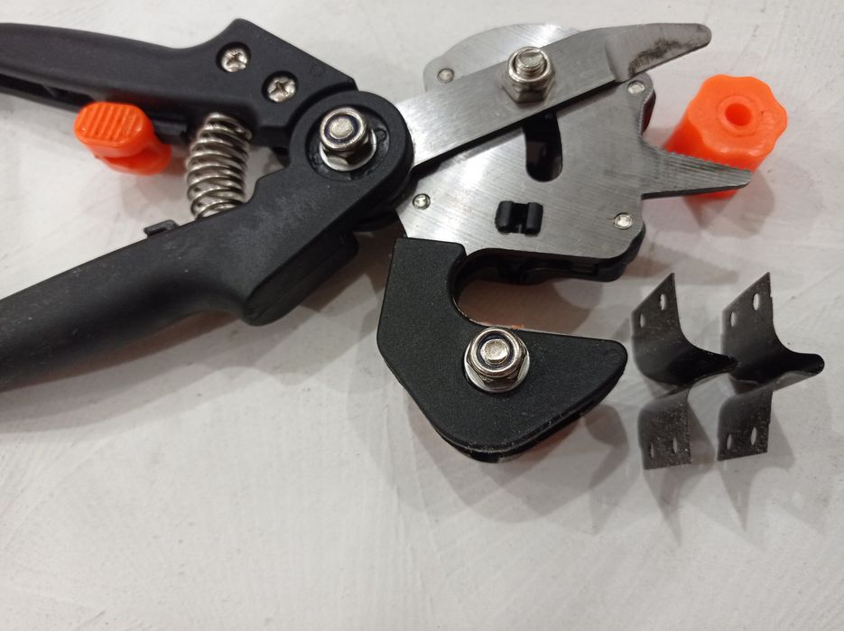 Секатор прививочный