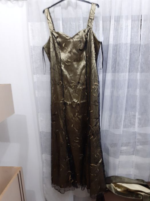 Rochie seara lunga.