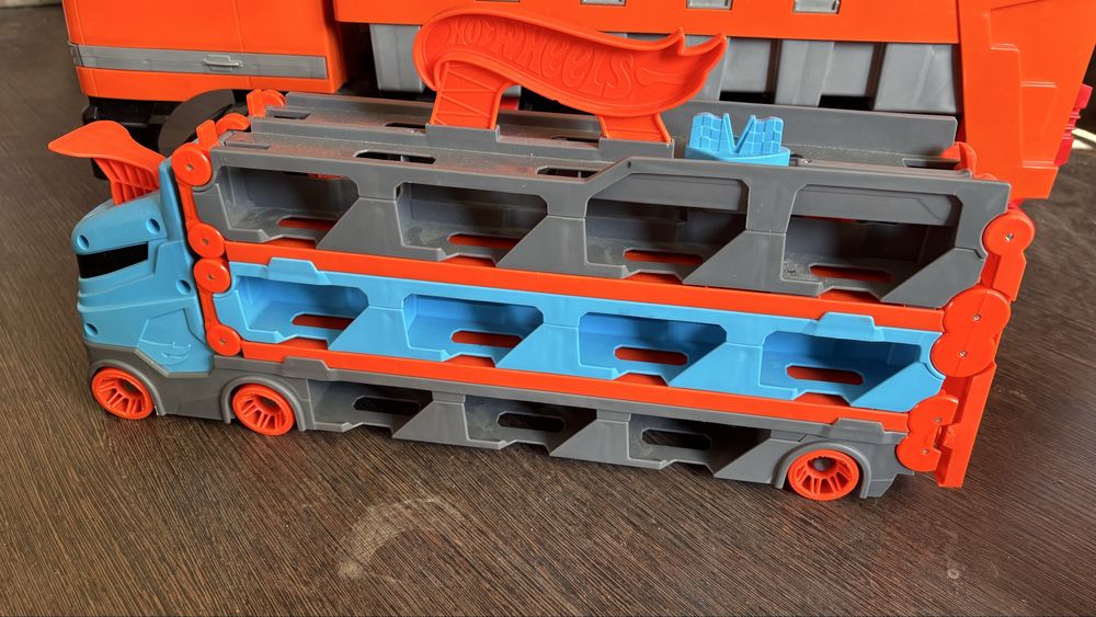 Машинки большие маленькие