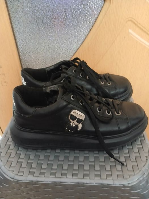 Karl Lagerfeld marimea 37