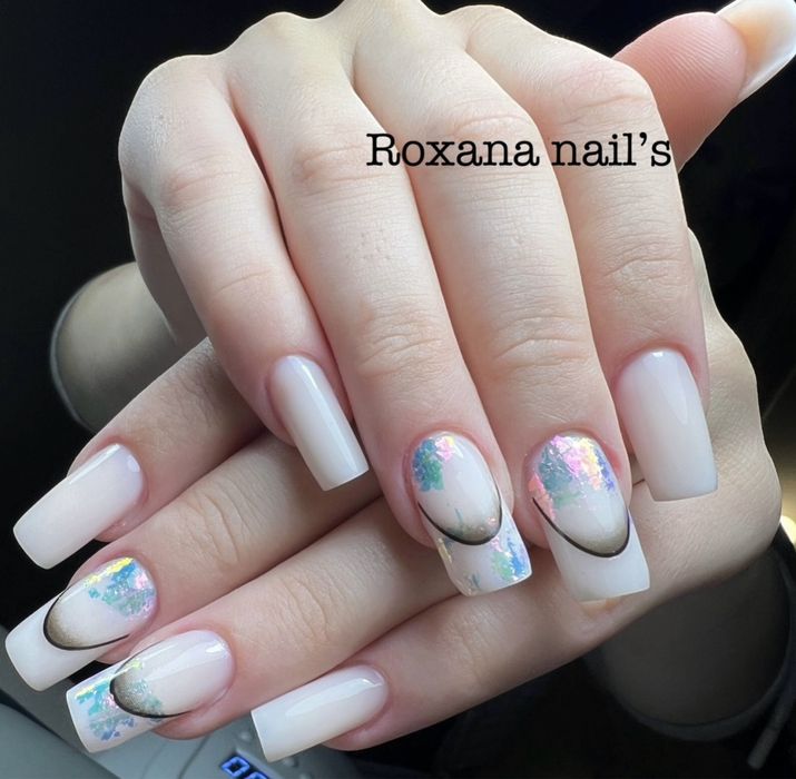 Unghii cu gel , semipermanenta , tips reutilizabil.