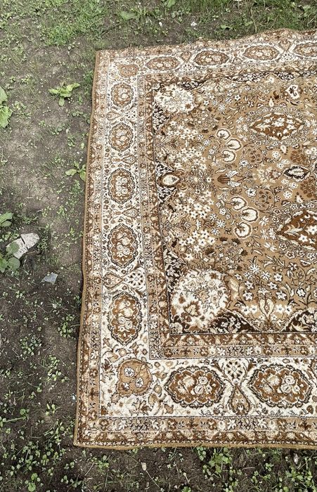 Вълнен персийски килим