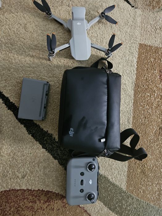 Продаю dji mini 2 fly more combo