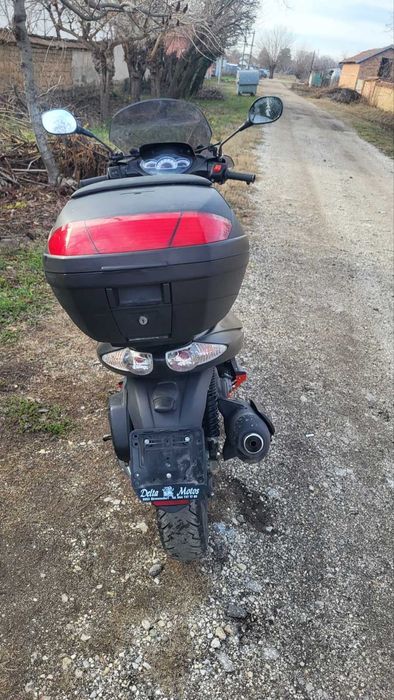 Aprilia Sportcity / SR Max 300cc – 22 к.с., автоматик, обслужен, 2014 г