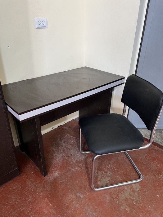 Ofis mebelllari sotiladi