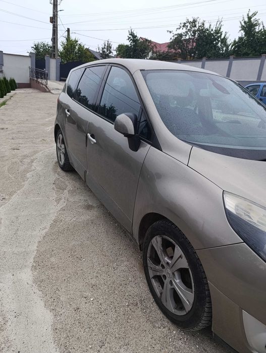 Vand Renault Grand Scenic cu nr de Olanda anul 2013 motor 1.6 cu 7 locuri mai multe detali la telefon