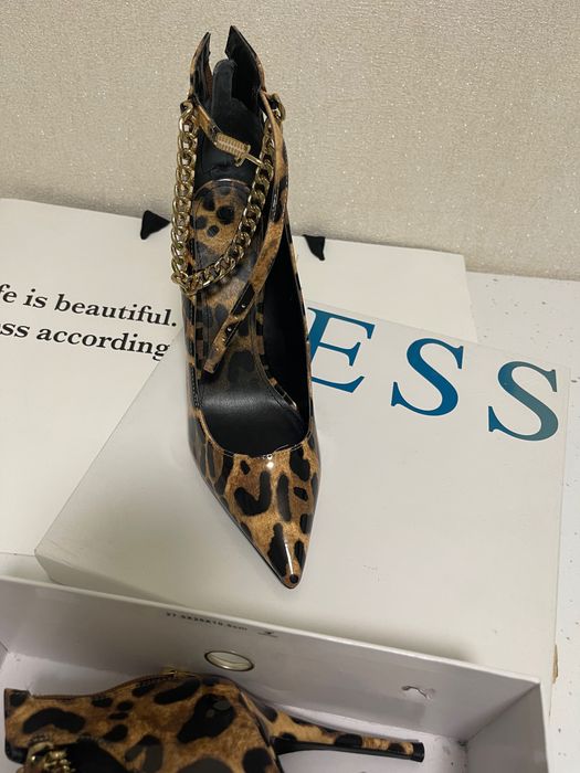 Pantofi Guess Animal Print