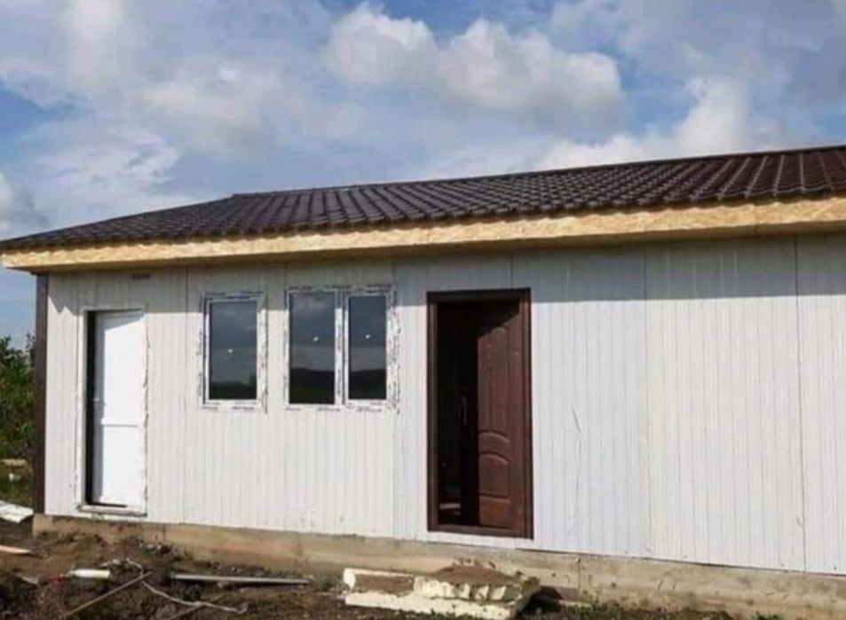 vând căsuțe din panouri sandwich