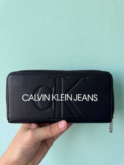 Продам оригинальный кошелёк Calvin Klein Jeans