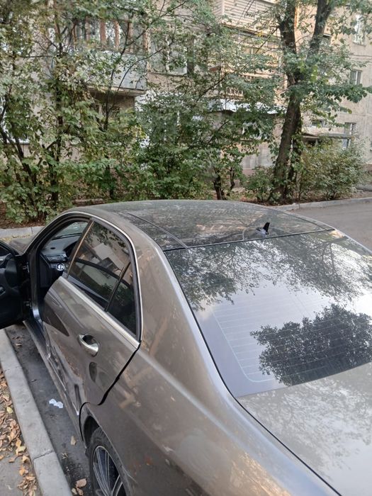 Машина(мерседес)