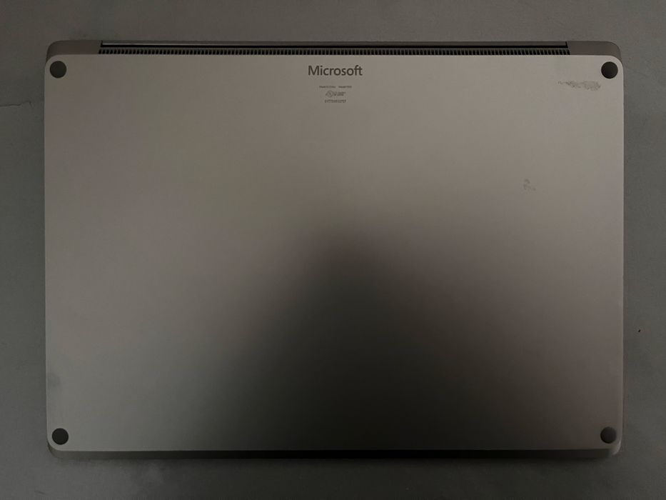 Sotiladi: Microsoft Surface Laptop 4