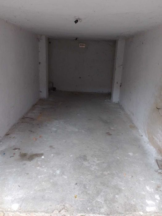 Дава се под наем Гараж / Паркомясто в София, Лозенец - 21 кв.м за 178.5 € - Снимка #1