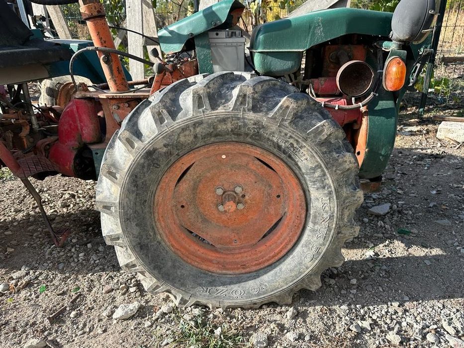 Vând tractoras pasquali