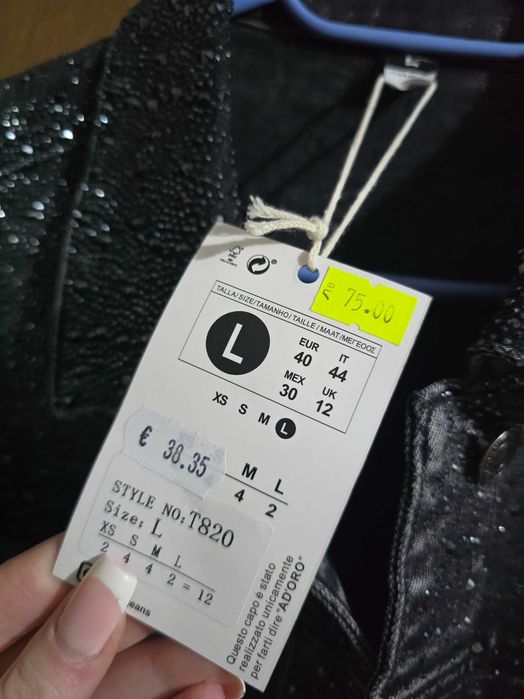 Дънково черно яке с камъни