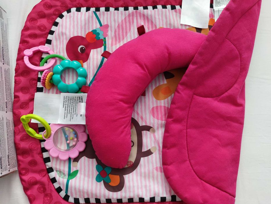 Килимче за игра с дрънкалки Bright starts 0+