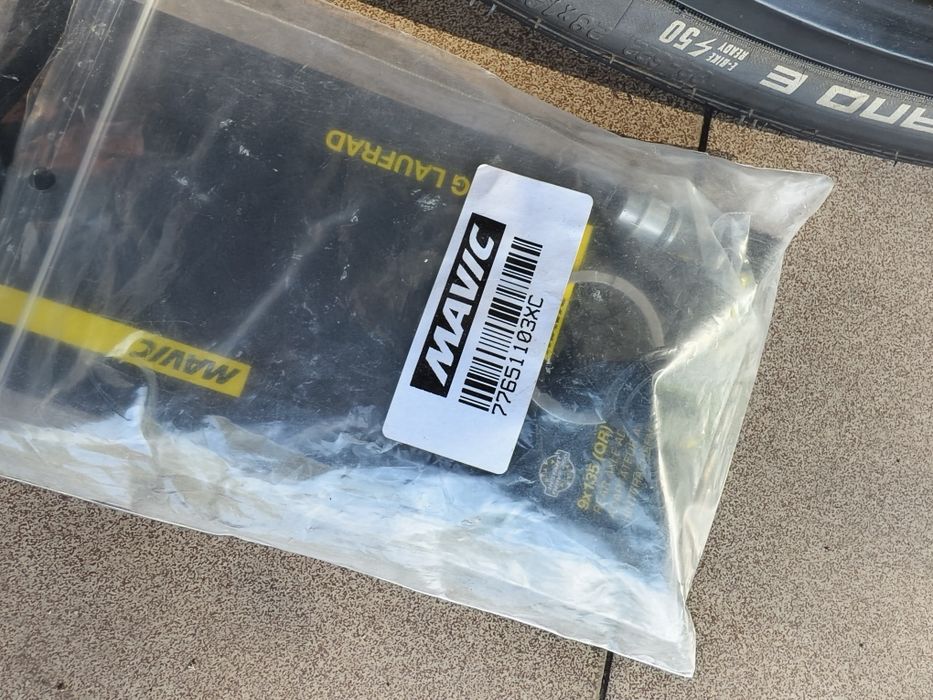 Шосейни/Гравел Капли  MAVIC AKSIUM DISC 700С 12х100  12х142/10х135