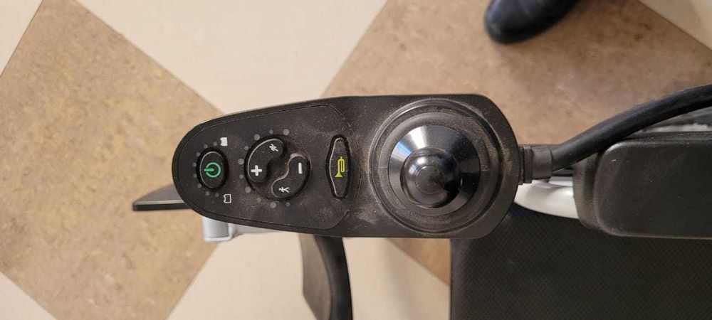 инвалидная коляска