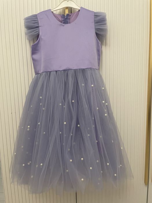 Нарядное платье на девочку