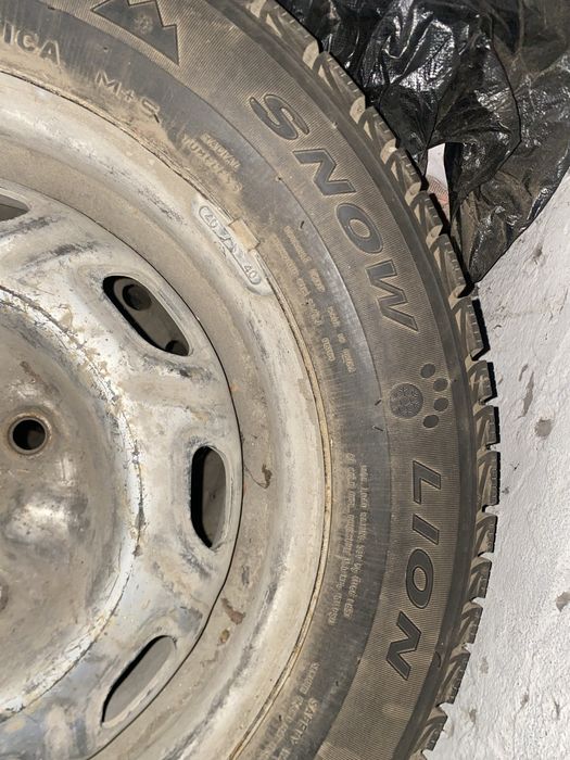 Продам шины с диском для машины 185/65 R14