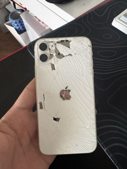 iphone 11 apple.