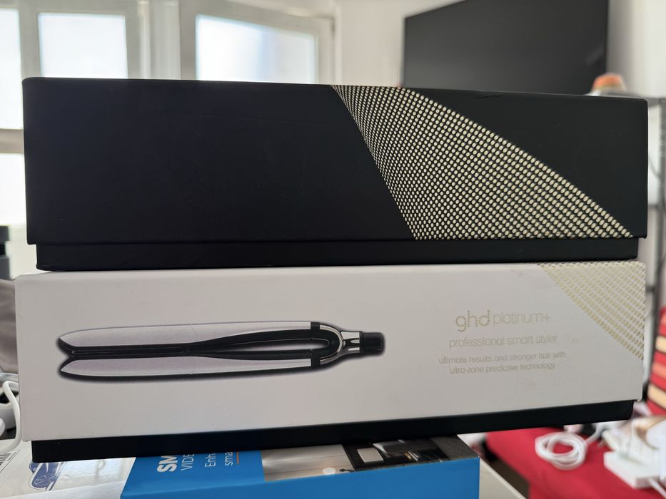 Placă de păr GHD Platinum+, nouă