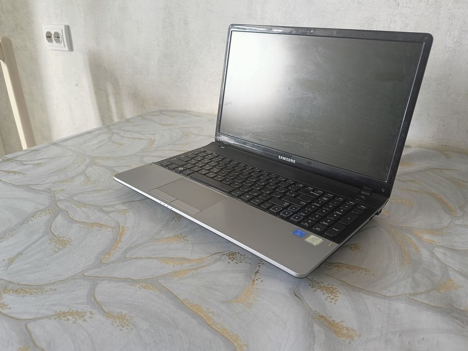 Продам ноутбук . Рабочий