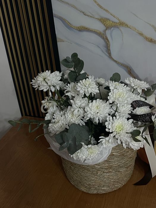 продам букет в корзине