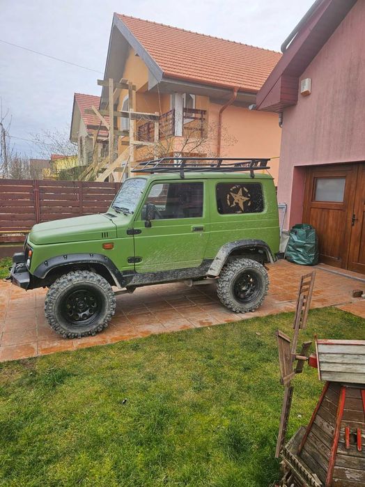 Vând Suzuki Samurai
