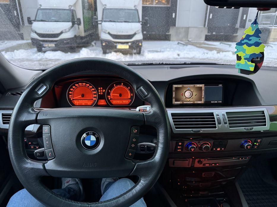 Bmw seria 7 stare excelenta. Nu se accepta schimburi.