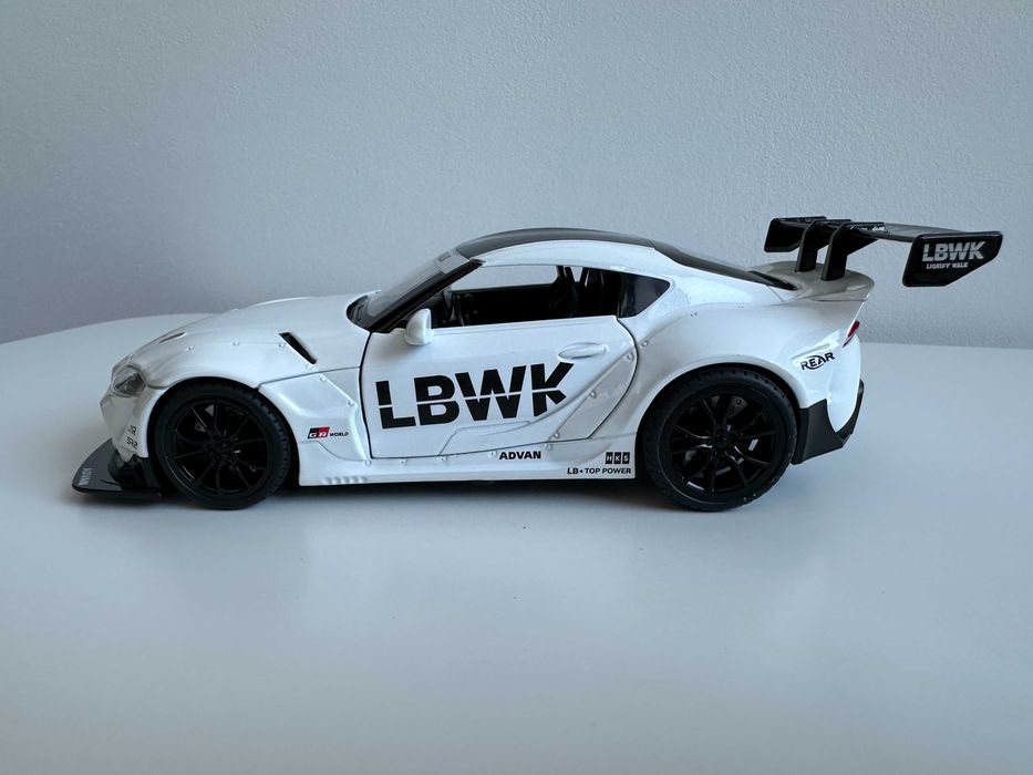 Macheta auto Toyota Supra liberty walk 1/24