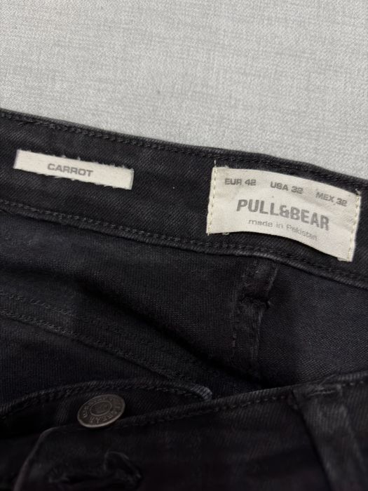 Blugi negri simpli pull&bear